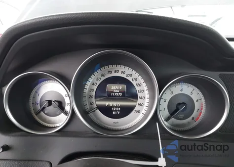 2013 Mercedes-Benz C 250 z USA, uszkodzony, nr VIN WDDGJ4HB7DG068579